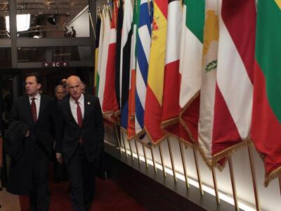 Κρίσιμη Σύνοδος Κορυφής της Ε.Ε.στη σκιά...