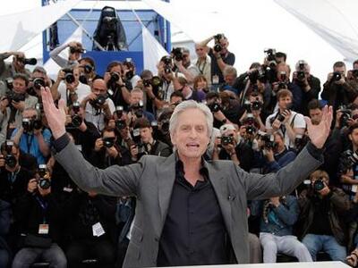 Δάκρυσε στις Κάνες ο 69χρονος Μάικλ Ντάγ...