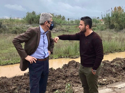 Κοντά στους πλημμυροπαθείς ο Άγγελος Τσι...