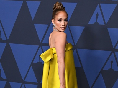 Governors Awards: Red carpet queen η JLo...