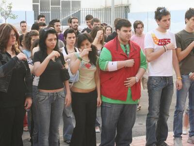 Νεολαία ΣΥΡΙΖΑ: Να καταργηθεί η πρωϊνή π...