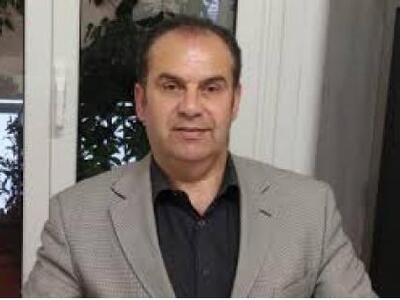 Να παραιτηθεί όλο το οικονομικό επιτελεί...