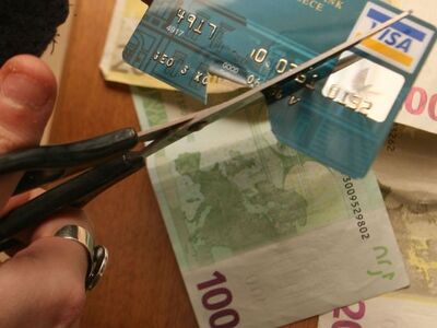 Θηλιά στο λαιμό για το 20% των Ελλήνων τ...