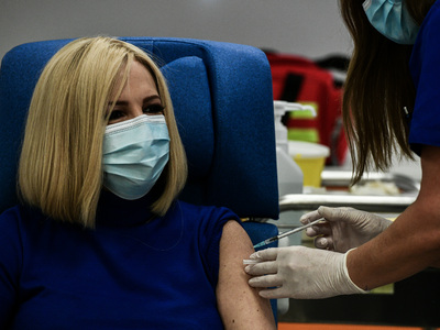 Φώφη Γεννηματά: Με το εμβόλιο η ελπίδα επιστρέφει»