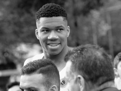 Απομακρύνεται από τη θέση του ο καθηγητή...