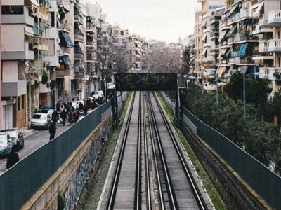 Το τρένο υπογειοποιείται στα Σεπόλια, στ...