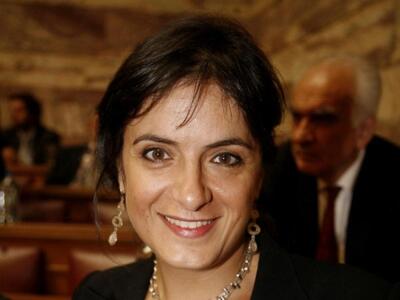 Βουλευτής στο Ελληνικό Κοινοβούλιο αλλά ...