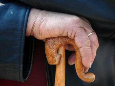 77 χρονη σκότωσε με μαγκούρα τον 90χρονο...