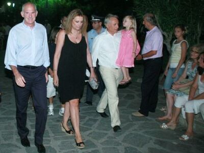 Πρώτα οι περιφερειάρχες, μετά ο ανασχηματισμός 