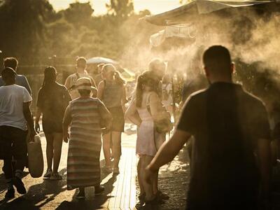 «Θερίζει» ο καύσωνας στην Ισπανία: Περισ...