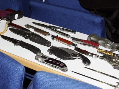 Ξεκαθάρισμα λογαριασμών με μαχαίρια, οδή...