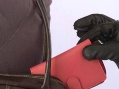 Πύργος: Της έκλεψαν το πορτοφόλι μέσα στ...