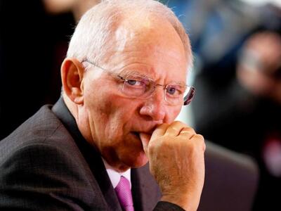 Σόιμπλε: «Ο Βαρουφάκης θέτει σε δοκιμασί...