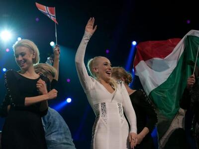 H Νορβηγίδα καλλιτέχνιδα που πολλοί κάνο...