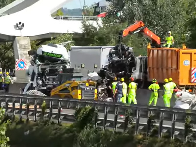 Ιταλία: Τρεις νεκροί και 15 τραυματίες σ...