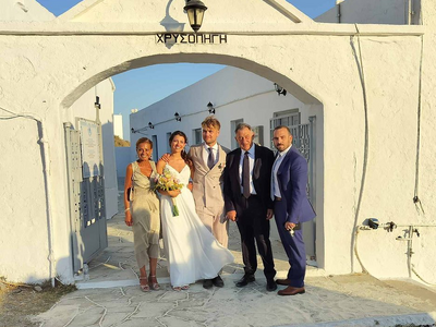 Γάμος με κυκλαδίτικο αέρα για την Μόνικα...