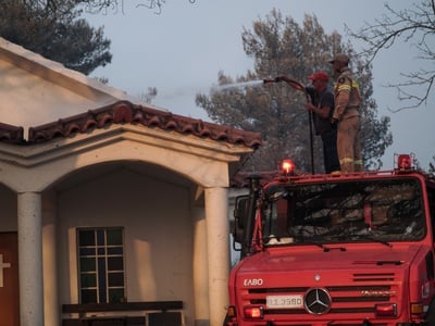 Φωτιά στην Ηλεία: Εκκενώθηκαν άλλες 4 κο...