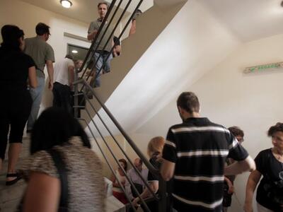 Την Παρασκευή όλοι ανεβαίνουν τις σκάλες...