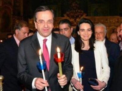 Γιατί ο πρωθυπουργός κρατούσε... δύο λαμ...