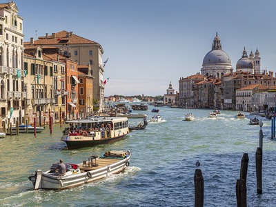 Βενετία: 23 Έλληνες τουρίστες βρέθηκαν θ...