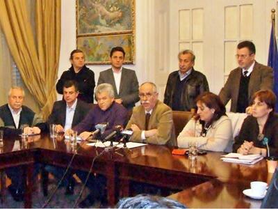 Στα... κεραμίδια ο Γιάννης Δημαράς κατά ...