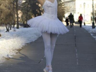 Έλληνας παρουσιαστής ντύθηκε μπαλαρίνα! ...