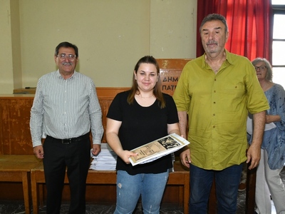 ΔΕΙΤΕ ΦΩΤΟ: Τιμήθηκαν οι εκπαιδευτικοί - εθελοντές του Λαϊκού Φροντιστηρίου Αλληλεγγύης του Δήμου Πατρέων