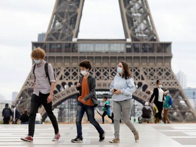 Γαλλία: Σύσταση σε όλους για εκ νέου χρή...