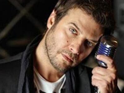 Στην Ελβετία με τη μητέρα του ο Λάμπης Λιβιεράτος 