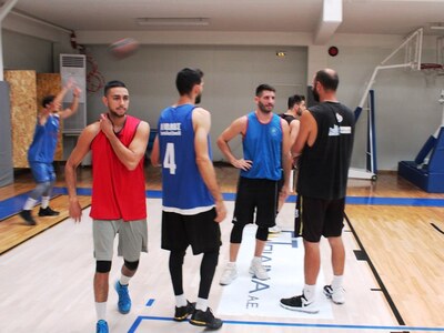 Με το... δεξί ο Αίολος Αγυιάς-Το πρόγραμ...