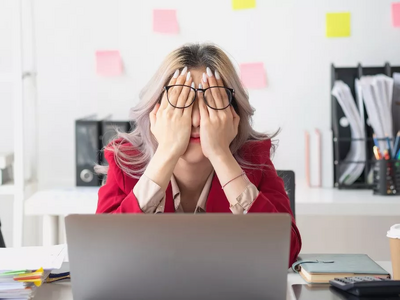 Με burnout 8 στις 10 εργαζόμενες γυναίκε...