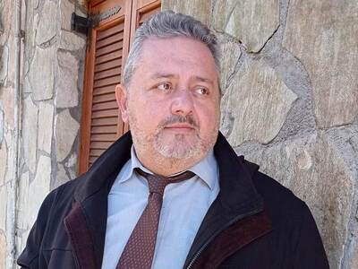 Η κυβέρνηση που απαξιώνει το διεθνές δίκ...