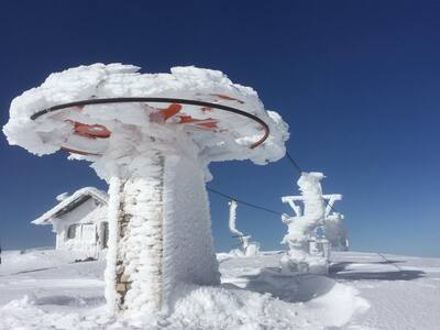 ΔΕΙΤΕ ΦΩΤΟ: Μαγευτικές εικόνες στον Χελμό από τις πρόσφατες χιονοπτώσεις!