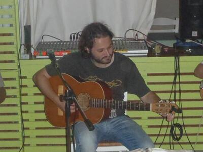 Mε ρεμπέτικους ήχους στο "Άμμος και...