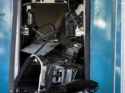 Πύργος: Προκάλεσαν έκρηξη σε ATM και πήρ...
