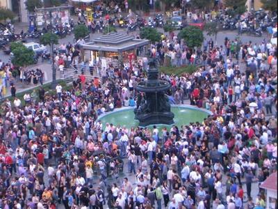 Πάτρα: Επιστρέφουν στην πλατεία απόψε οι...