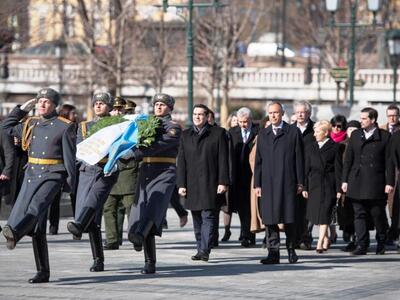 Έλληνας αξιωματούχος: Δεν ζητήσαμε χρήμα...