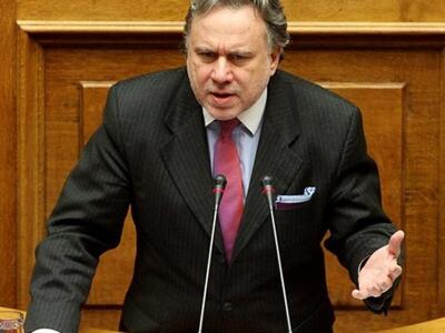 Κατρούγκαλος: «Βλέπουμε το δημοψήφισμα σ...