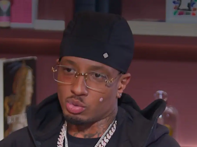 Light: Θα μπορούσατε να με δείτε ως πολι...