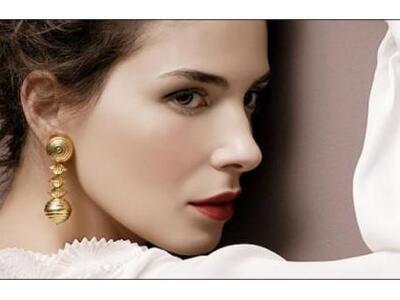 Η τραγουδίστρια Φωτεινή Δάρρα διέψευσε τ...