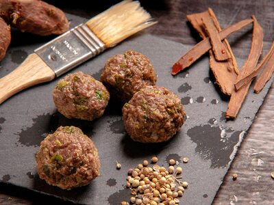 Πεντανόστιμα ελληνικά κεφτεδάκια με ούζο 