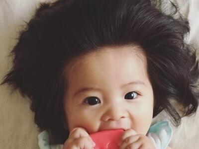 Αυτό το κοριτσάκι είναι επτά μηνών κι έχ...