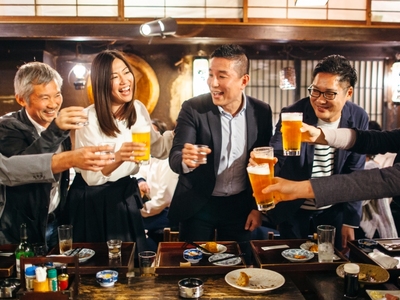 Στην Ιαπωνία προτρέπουν τους νέους να πί...