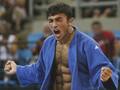 Παραλίγο να μείνει στην Αυστρία μαζί με ...