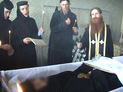 Σοκ: Μοναχοί σταύρωσαν καλόγρια μετά από...