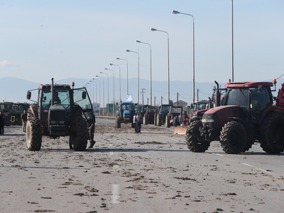 Μάλγαρα: Οδηγός ΙΧ έπεσε πάνω σε τρακτέρ