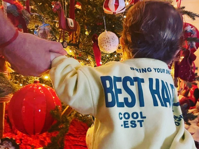 Βασίλης Κικίλιας: Φωτογραφίζει τον γιο τ...