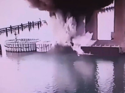 Οι Ουκρανοί χτύπησαν ξανά τη γέφυρα της ...