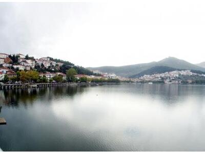 Πάγωσε η λίμνη της Καστοριάς – ΔΕΙΤΕ ΤΟ ΒΙΝΤΕΟ 