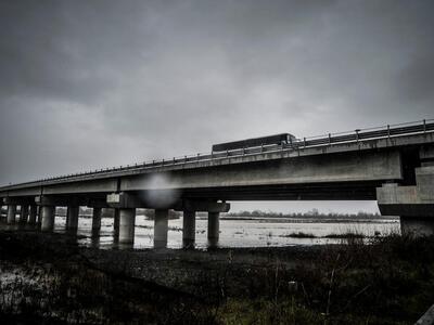 Λάρισα: Πέρασε το όριο επιφυλακής η στάθ...